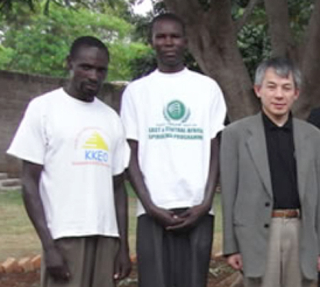 IIMSAM-AMBASSADOR-H.E. GEORGE HARA AT THE IIMSAM SPIRULINA DISTRIBUTION CENTRE KISUMU, KENYA